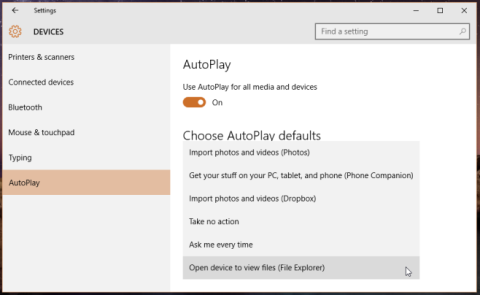 Definir ações de reprodução automática para unidades, cartões SD e iPhone no Windows 10 Definir ações de reprodução automática para unidades, cartões SD e iPhone no Windows 10