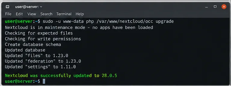 نافذة طرفية تعرض أمر ترقية Nextcloud occ الذي يقوم بتشغيل خطوات تحديث قاعدة البيانات والتطبيق