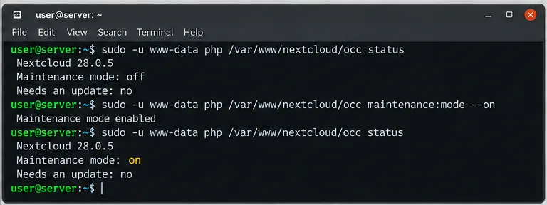 يعرض الطرفية حالة Nextcloud occ متبوعة بتفعيل وضع الصيانة