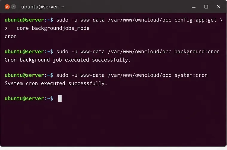 Terminal de Ubuntu que ilustra el modo Cron de ownCloud y una ejecución manual de occ system:cron como usuario www-data.