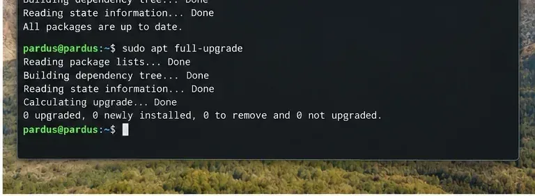 เทอร์มินัล Pardus แสดงว่าคำสั่ง apt update และ apt full-upgrade เสร็จสมบูรณ์แล้ว