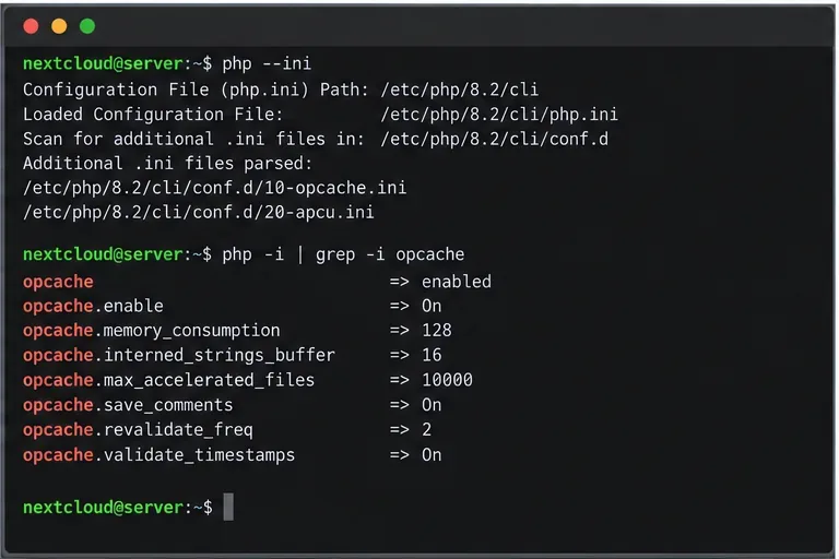 Terminal que muestra la salida de php --ini y php -i OPcache con el estado habilitado y los valores de configuración de clave.