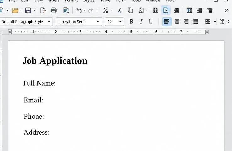 Página de documento con formato de redacción, con el encabezado "Solicitud de empleo" y espacios etiquetados para Nombre completo, Correo electrónico, Teléfono y Dirección.