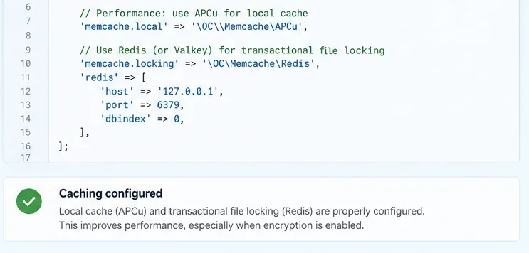 Ejemplo de Nextcloud config.php que muestra la configuración de caché local de APCu y el bloqueo de archivos transaccionales de Redis.
