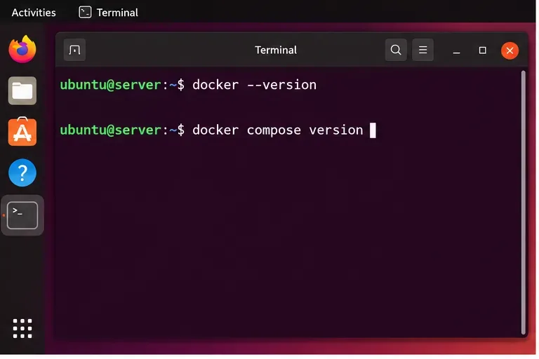 Docker 설치에 필요한 조건을 확인하는 데 사용되는 `docker --version` 및 `docker compose version` 명령어를 보여주는 Ubuntu 터미널 화면입니다.