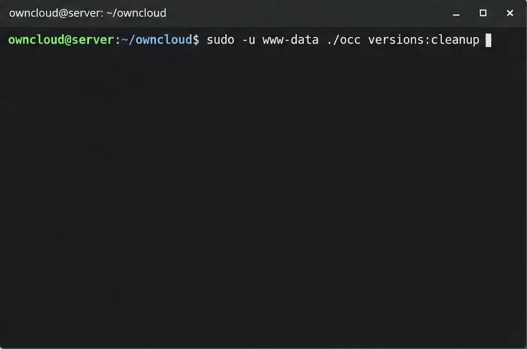 ターミナルにアカウントIDのないownCloud Serverのバージョン:cleanupコマンドが表示されており、グローバルなパージが実行されていることを示しています。
