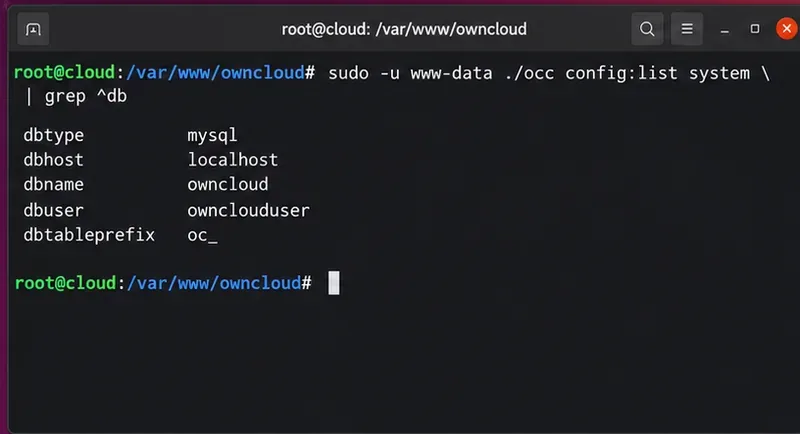 ownCloudデータベースの設定値（dbtype、dbhost、dbname、dbuserなど）を表示するターミナル