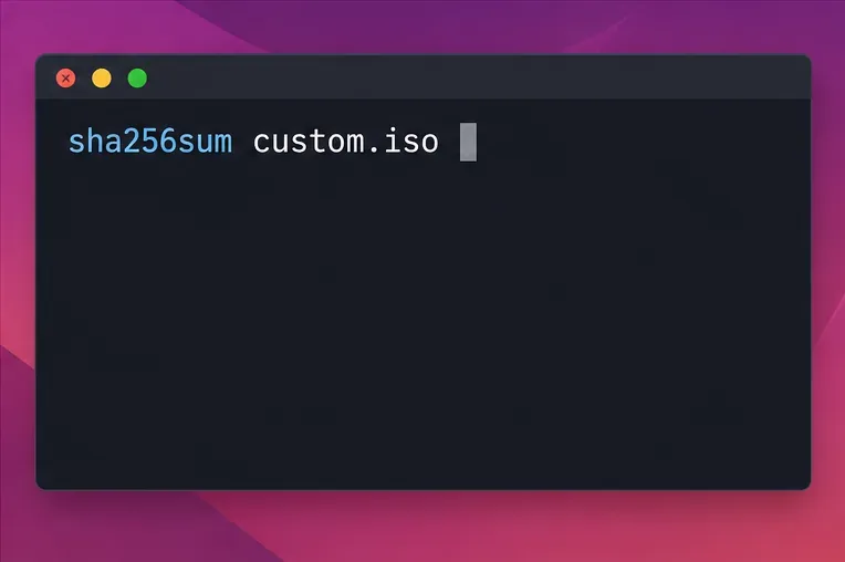 Linuxターミナルには、信頼できる公開ダイジェストと比較するためのチェックサムを計算するコマンドであるsha256sum custom.isoが表示されます。