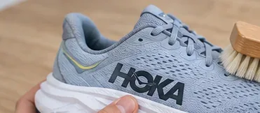 Jak prać buty sportowe HOKA, nie uszkadzając pianki ani cholewki
