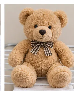 Een teddybeer is in vorm gebracht en op een droogrek geplaatst om aan de lucht te drogen.