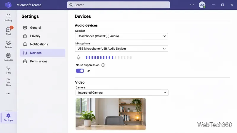 Painel de configurações do dispositivo de mesa mostrando os seletores de alto-falante e microfone, supressão de ruído e uma pré-visualização da câmera.