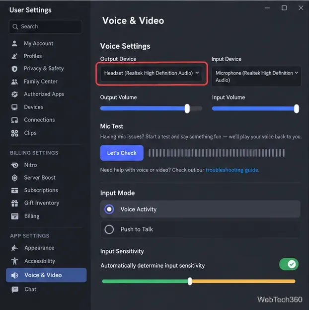 Discordの音声とビデオの設定画面で、出力デバイスメニューがハイライト表示されている。