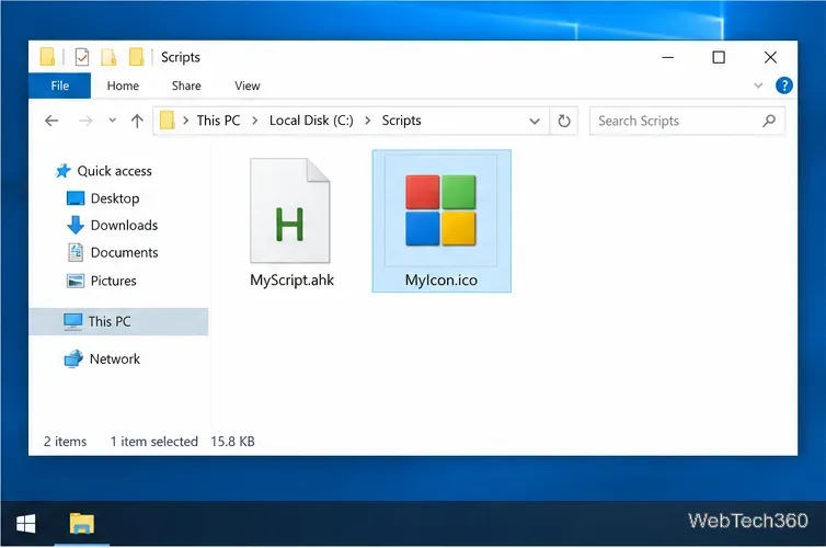 Fișierul MyIcon.ico selectat în Explorerul de fișiere din Windows 10 lângă MyScript.ahk