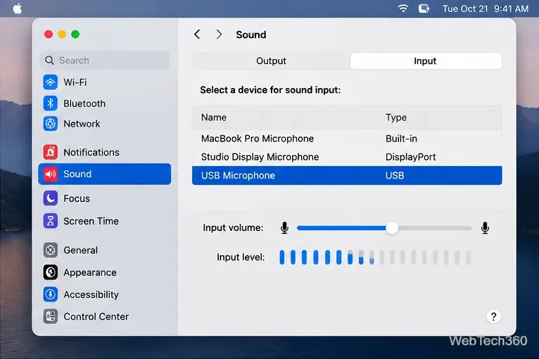 Im Reiter „Eingang“ der Soundeinstellungen werden das MacBook Pro-Mikrofon, das Studio-Display-Mikrofon und das USB-Mikrofon angezeigt, wobei das USB-Mikrofon ausgewählt ist und die Eingangspegelanzeige aktiv ist.