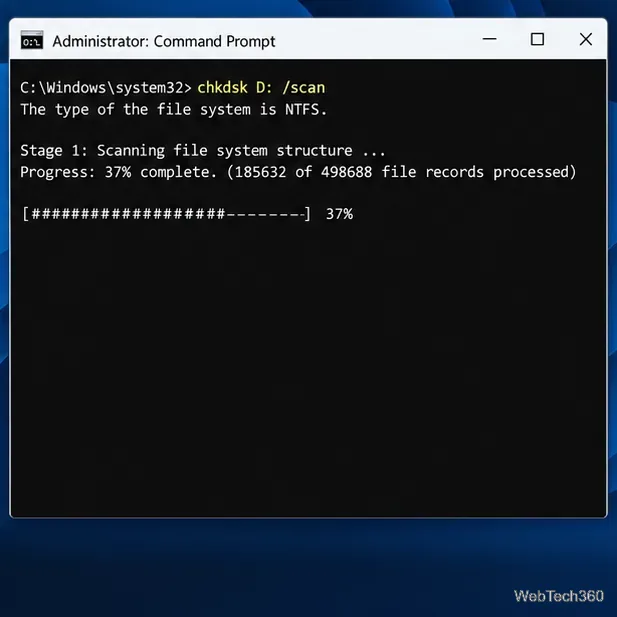 موجه الأوامر التوضيحي الذي يقوم بتشغيل الأمر chkdsk D: /scan على وحدة تخزين NTFS.