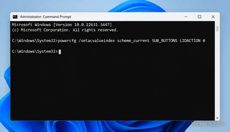 L'invite de commandes affiche la commande powercfg permettant de configurer le fonctionnement du couvercle lorsque l'appareil est branché.
