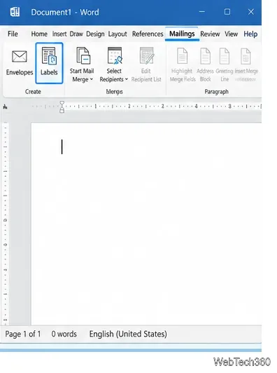 Microsoft Word de escritorio con la pestaña Correspondencia abierta y el botón Etiquetas resaltado.