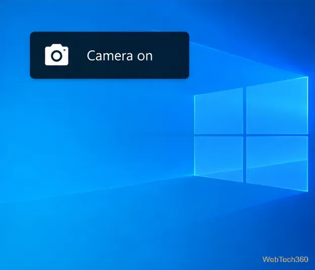 На рабочем столе Windows 10 отображается уведомление о камере на экране.