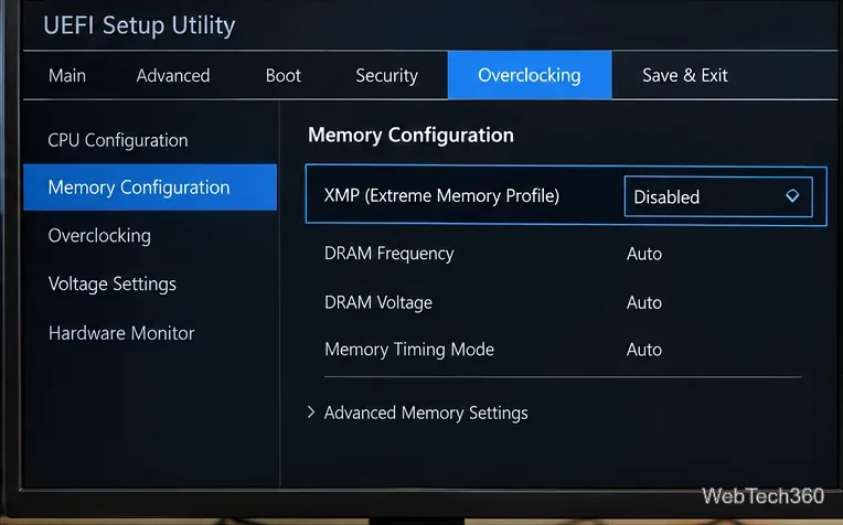 UEFI memory configuration screen with the XMP Extreme Memory Profile option set to Disabled