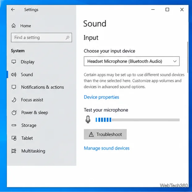 Windows 10 Sound settings with a Bluetooth headset microphone selected and the microphone test meter responding
