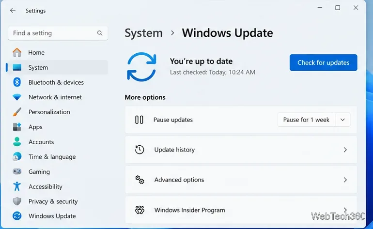 Windows 11の設定を開くと、「システム」と「Windows Update」が表示され、「更新プログラムの確認」が表示されている。