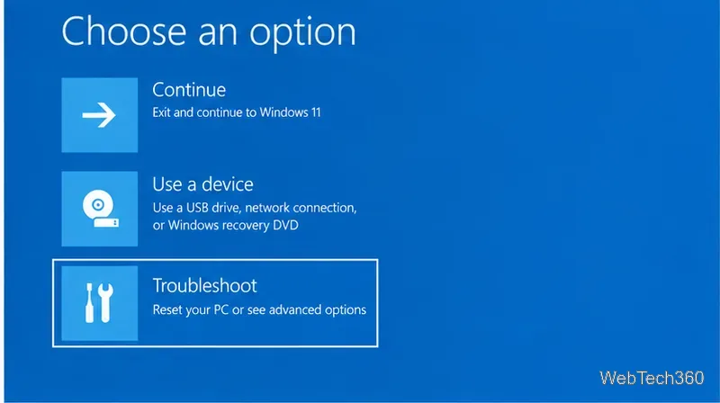 На экране «Восстановление Windows: выберите вариант» выделена опция «Устранение неполадок».