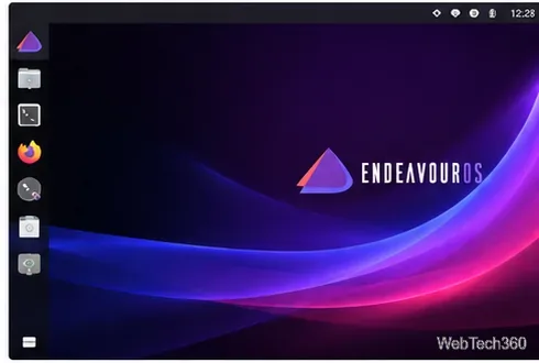 EndeavourOS live desktop displayed before starting the installer