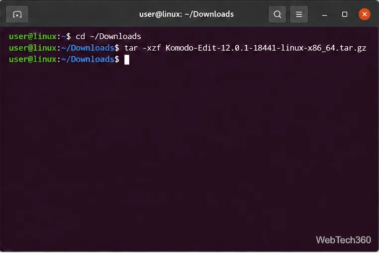 Terminal Linux dans le dossier Téléchargements affichant la commande d'extraction de l'archive tar.gz de Komodo Edit.