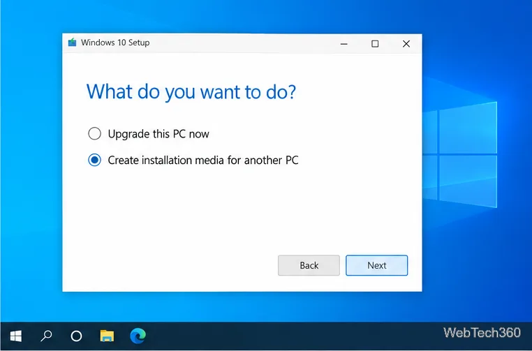 Программа установки Windows 10 спрашивает, что делать, и выбирает пункт «Создать установочный носитель для другого ПК».