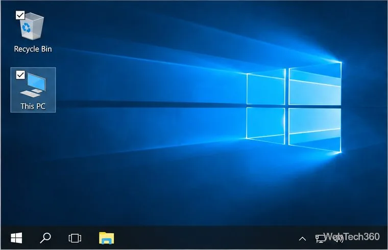 Bureau Windows 10 affichant les cases à cocher des icônes Corbeille et Ce PC.
