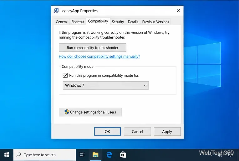 На вкладке «Совместимость» выбрана Windows 7, и отображается кнопка «Изменить параметры для всех пользователей» со значком администратора.