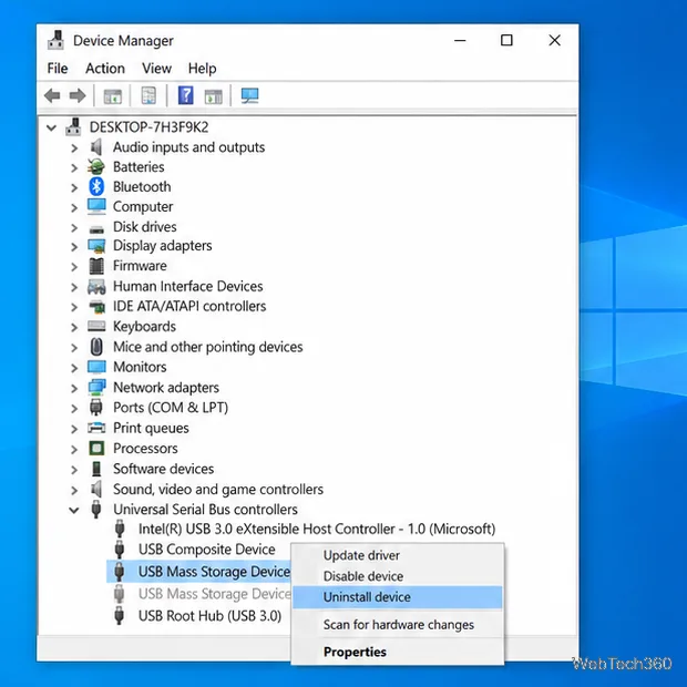 Menu kontekstowe Menedżera urządzeń z wyróżnionym poleceniem Odinstaluj urządzenie dla urządzenia pamięci masowej USB