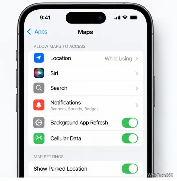 Экран настроек Карты на iPhone с включенной функцией «Показывать местоположение припаркованного автомобиля».