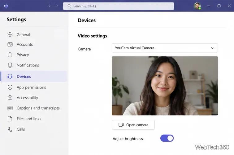 Paramètres des appareils Microsoft Teams avec la caméra virtuelle YouCam sélectionnée dans le menu déroulant Caméra et un aperçu de la webcam ci-dessous.