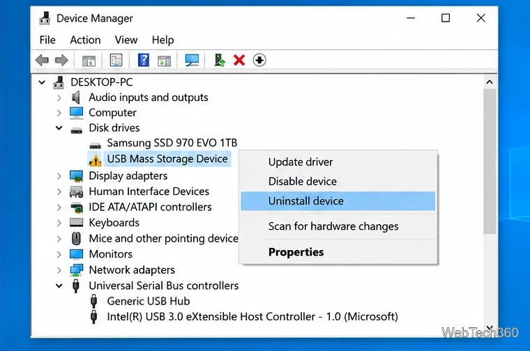 В контекстном меню Диспетчера устройств Windows 10 для устройства USB Mass Storage выбран пункт "Удалить устройство".